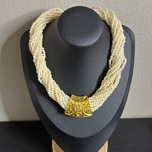 Costume Chunky Elegant Pearl and Gold Twisted Statement Collar Necklace